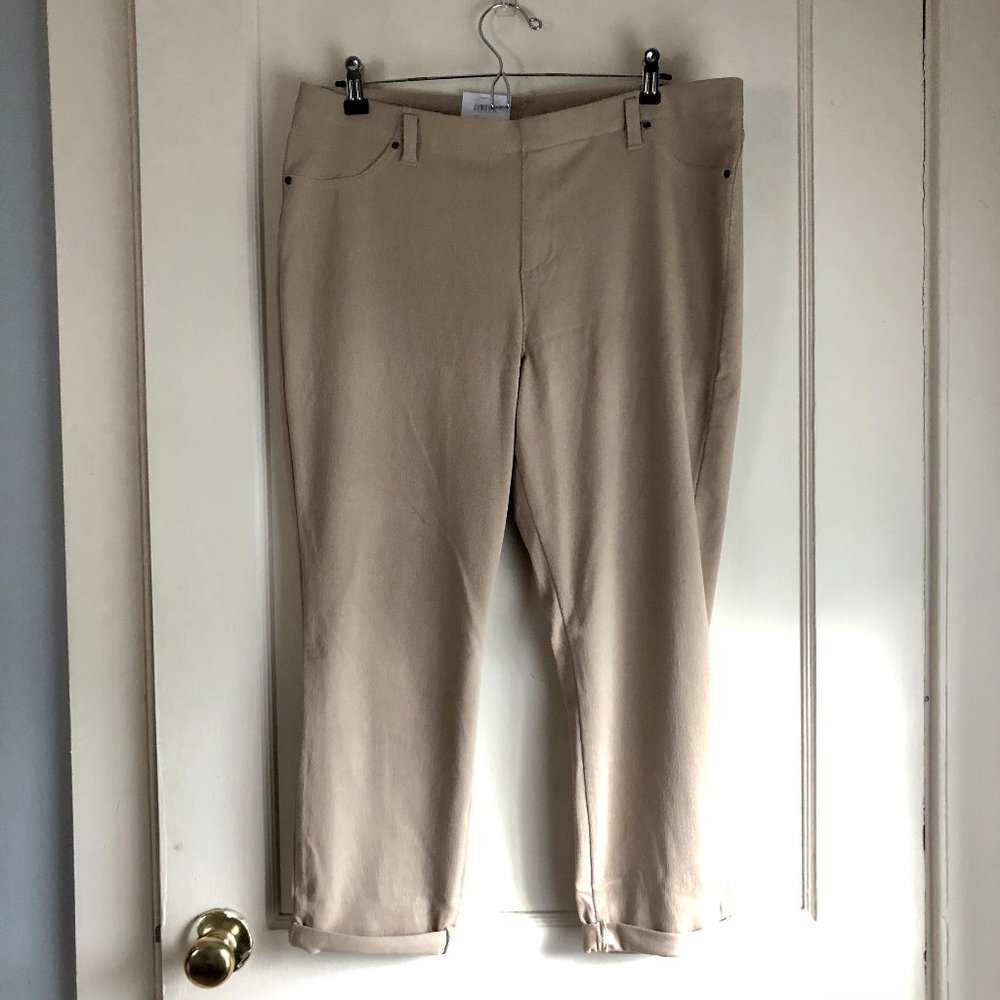 Beige Mid Rise Stretchy Capri Jegging NWT
